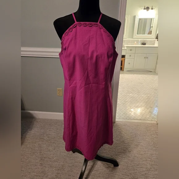 Elegant Purple Dress - Picture 4 of 4